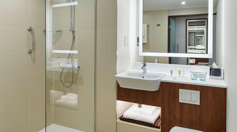 <b>Courtyard by Marriott Luton Airport Room</b>. Images powered by <a href="https://www.leonardoworldwide.com/" title="Leonardo Worldwide" target="_blank">Leonardo</a>.