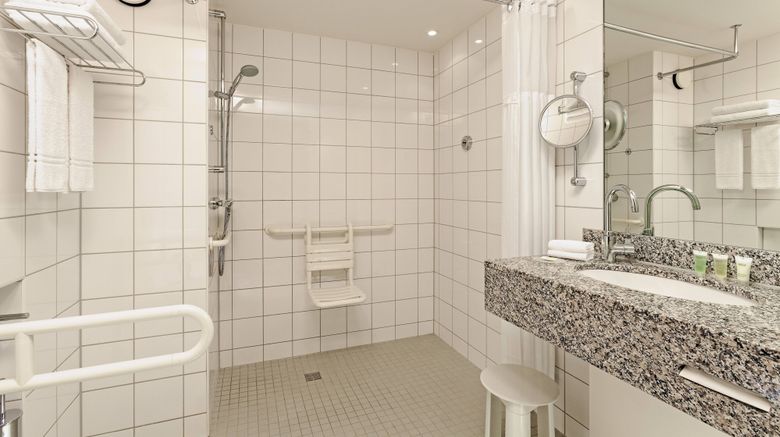 <b>Courtyard by Marriott Duesseldorf Hafen Room</b>. Images powered by <a href="https://www.leonardoworldwide.com/" title="Leonardo Worldwide" target="_blank">Leonardo</a>.