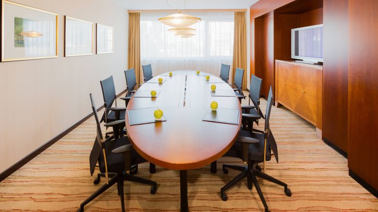 <b>Courtyard by Marriott Duesseldorf Hafen Meeting</b>. Images powered by <a href="https://www.leonardoworldwide.com/" title="Leonardo Worldwide" target="_blank">Leonardo</a>.