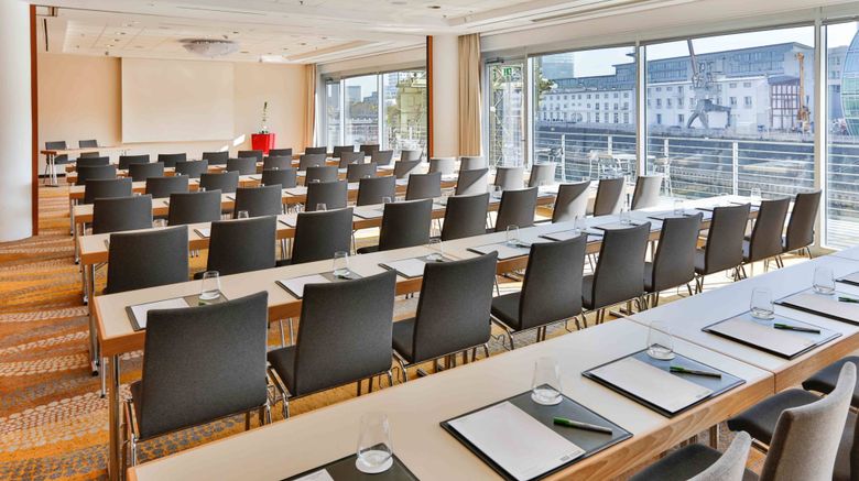 <b>Courtyard by Marriott Duesseldorf Hafen Meeting</b>. Images powered by <a href="https://www.leonardoworldwide.com/" title="Leonardo Worldwide" target="_blank">Leonardo</a>.