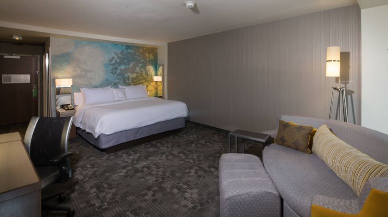 <b>Courtyard by Marriott Bay City Room</b>. Images powered by <a href="https://www.leonardoworldwide.com/" title="Leonardo Worldwide" target="_blank">Leonardo</a>.