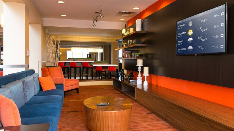 <b>Courtyard Kansas City East/Blue Springs Lobby</b>. Images powered by <a href="https://www.leonardoworldwide.com/" title="Leonardo Worldwide" target="_blank">Leonardo</a>.