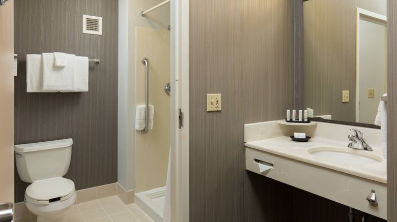 <b>Courtyard Kansas City East/Blue Springs Room</b>. Images powered by <a href="https://www.leonardoworldwide.com/" title="Leonardo Worldwide" target="_blank">Leonardo</a>.