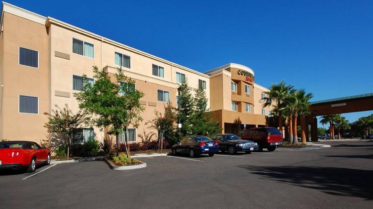 Courtyard Merced Exterior