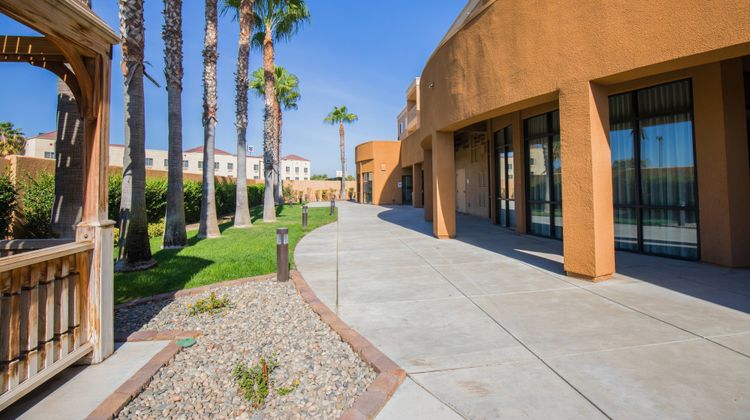 Courtyard Merced Exterior