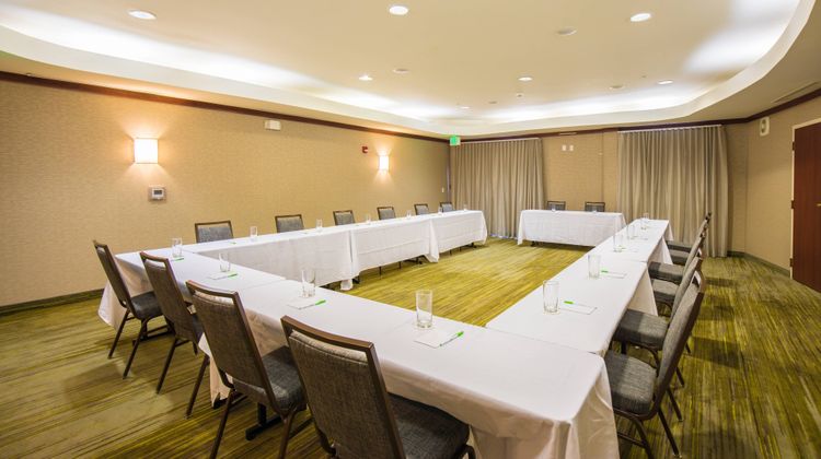 Courtyard Merced Meeting
