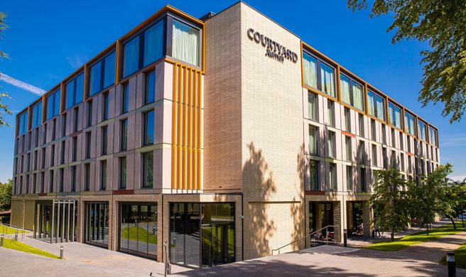 Courtyard Edinburgh West Exterior