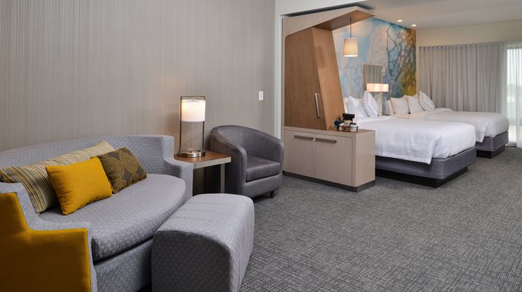 Courtyard Kansas City Olathe Suite