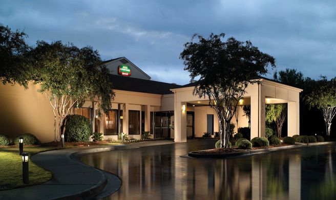 Courtyard by Marriott Macon Exterior