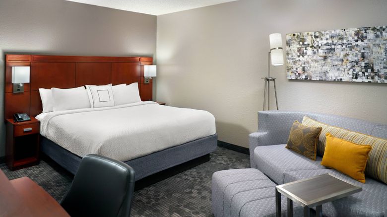 <b>Courtyard by Marriott Macon Room</b>. Images powered by <a href="https://www.leonardoworldwide.com/" title="Leonardo Worldwide" target="_blank">Leonardo</a>.