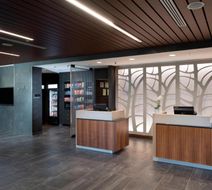 Courtyard Atlanta Alpharetta/Avalon Area Lobby