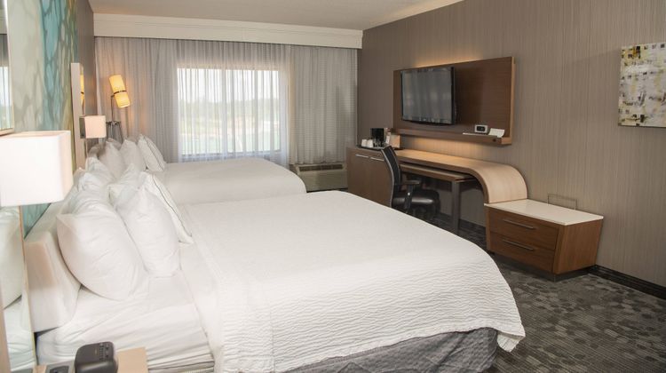 Courtyard by Marriott Erie Room