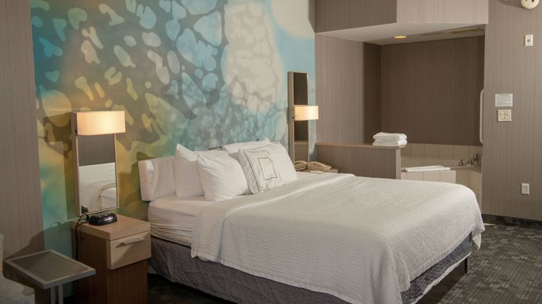 <b>Courtyard by Marriott Erie Pool</b>. Images powered by <a href="https://www.leonardoworldwide.com/" title="Leonardo Worldwide" target="_blank">Leonardo</a>.