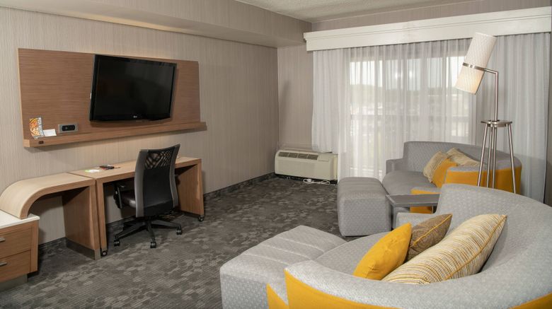 <b>Courtyard by Marriott Erie Suite</b>. Images powered by <a href="https://www.leonardoworldwide.com/" title="Leonardo Worldwide" target="_blank">Leonardo</a>.