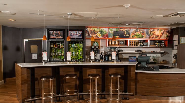 Courtyard by Marriott Erie Restaurant