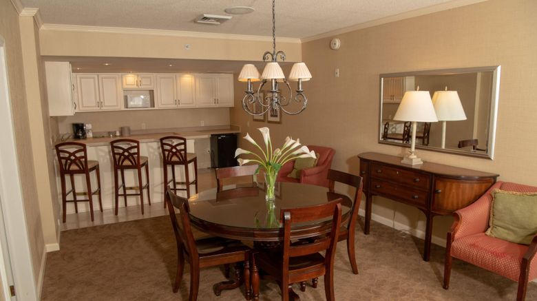 <b>Courtyard by Marriott Erie Suite</b>. Images powered by <a href="https://www.leonardoworldwide.com/" title="Leonardo Worldwide" target="_blank">Leonardo</a>.