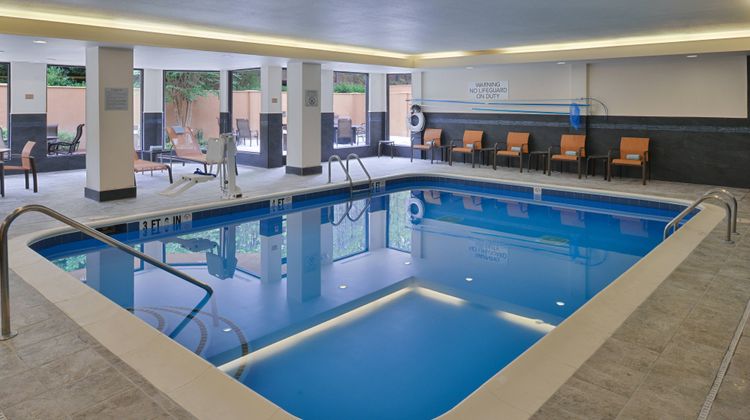 Courtyard Atlanta Suwanee Pool
