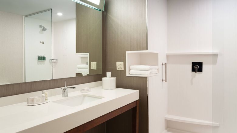 <b>Courtyard by Marriott Winter Haven Room</b>. Images powered by <a href="https://www.leonardoworldwide.com/" title="Leonardo Worldwide" target="_blank">Leonardo</a>.