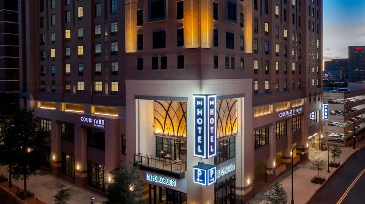Courtyard Atlanta Midtown Exterior