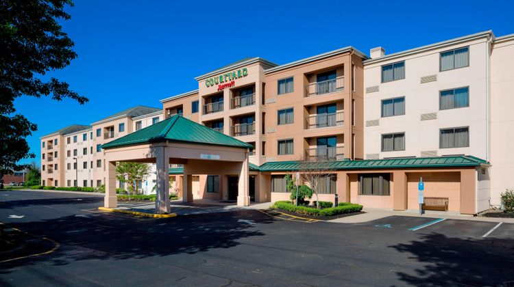 Courtyard Cranbury South Brunswick Exterior