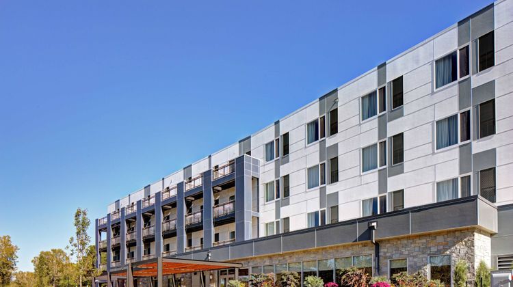Courtyard Appleton Riverfront Exterior