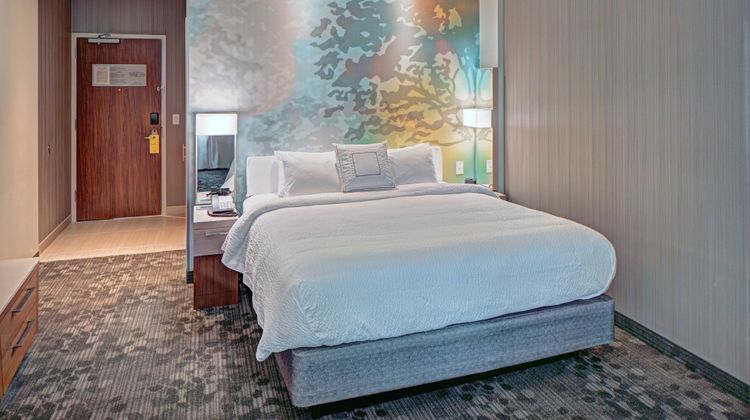 Courtyard Appleton Riverfront Room
