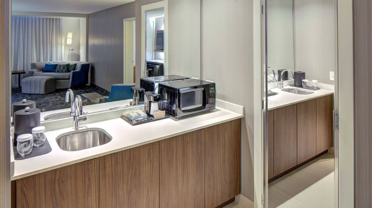 Courtyard Appleton Riverfront Suite