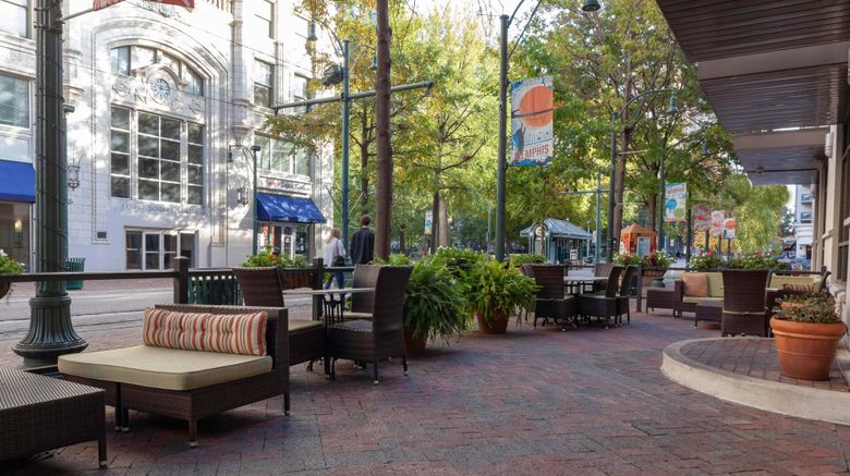<b>Courtyard Memphis Downtown Restaurant</b>. Images powered by <a href="https://www.leonardoworldwide.com/" title="Leonardo Worldwide" target="_blank">Leonardo</a>.