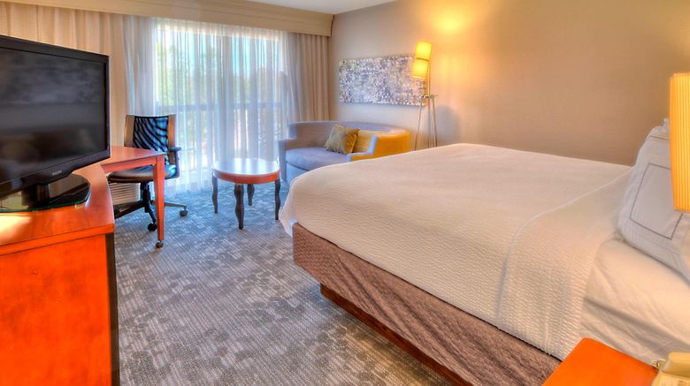 <b>Courtyard Memphis Germantown Room</b>. Images powered by <a href="https://www.leonardoworldwide.com/" title="Leonardo Worldwide" target="_blank">Leonardo</a>.