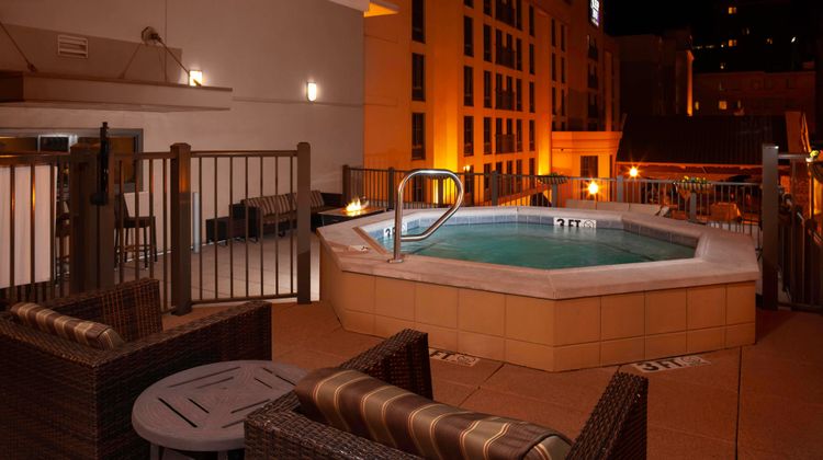 Courtyard Memphis Downtown Pool