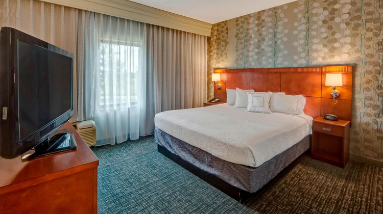 Courtyard by Marriott Memphis Southaven Suite