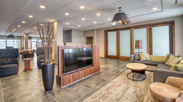 Courtyard Fargo Lobby