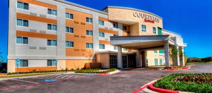 Courtyard San Marcos Marriott Exterior