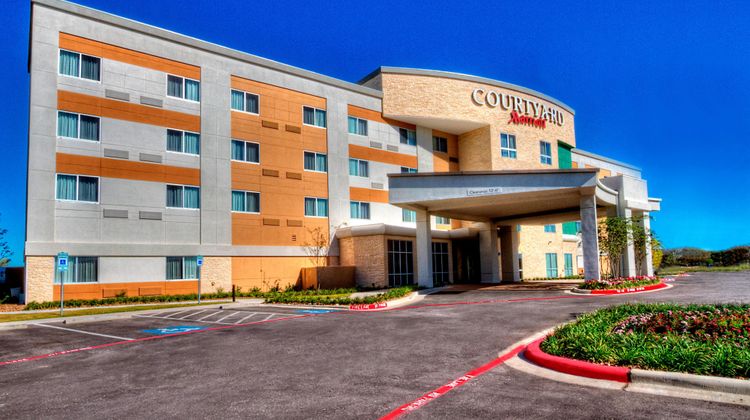 Courtyard San Marcos Marriott Exterior