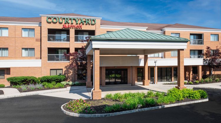 Courtyard by Marriott West Orange Exterior