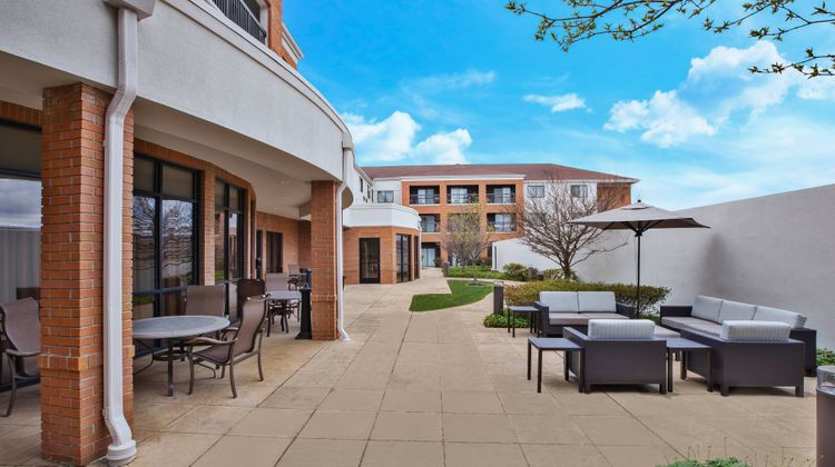 Courtyard by Marriott West Orange Exterior