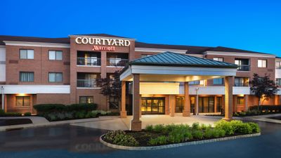 Courtyard by Marriott West Orange