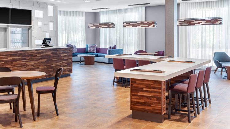 Courtyard by Marriott Wayne Fairfield Restaurant