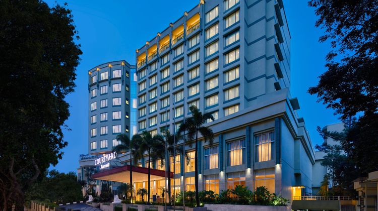 Courtyard by Marriott Bandung Dago Exterior