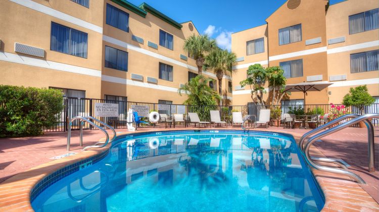 Courtyard McAllen Airport Pool