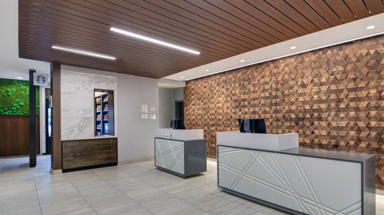 <b>Courtyard by Marriott Manhattan Lobby</b>. Images powered by <a href="https://www.leonardoworldwide.com/" title="Leonardo Worldwide" target="_blank">Leonardo</a>.
