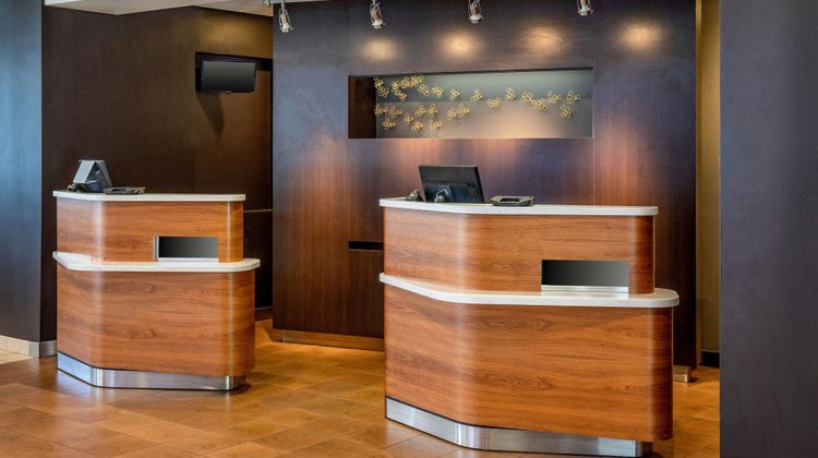 Courtyard by Marriott Boston Andover Lobby