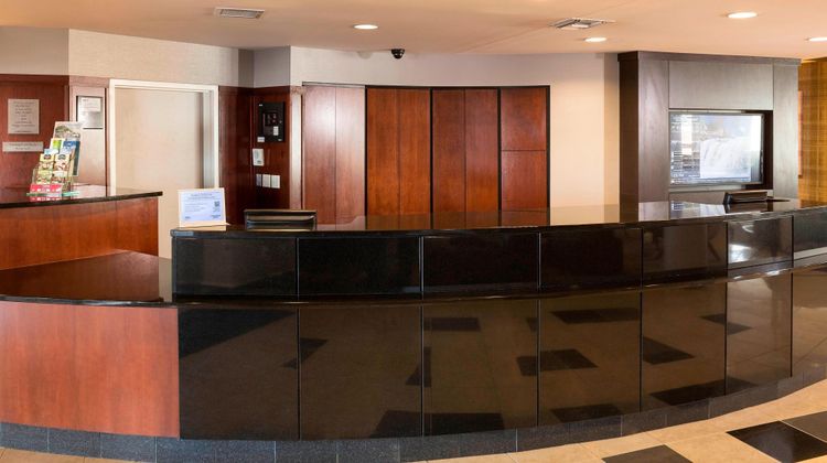 Courtyard by Marriott Sioux Falls Lobby