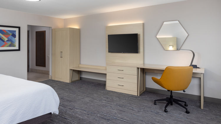 Holiday Inn Express Hotel/Stes Phoenix W Room