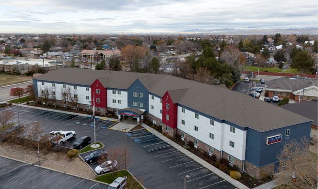 Candlewood Suites Exterior