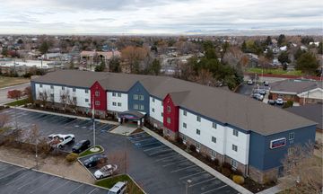 Candlewood Suites