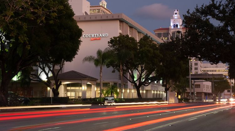 Courtyard Coral Gables Exterior