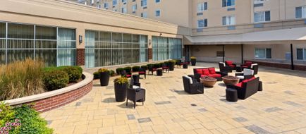Courtyard Fort Wayne Downtown Exterior