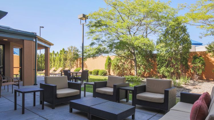 Courtyard Flint Grand Blanc Exterior