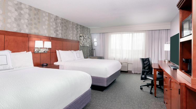 Courtyard Fort Wayne Downtown Room